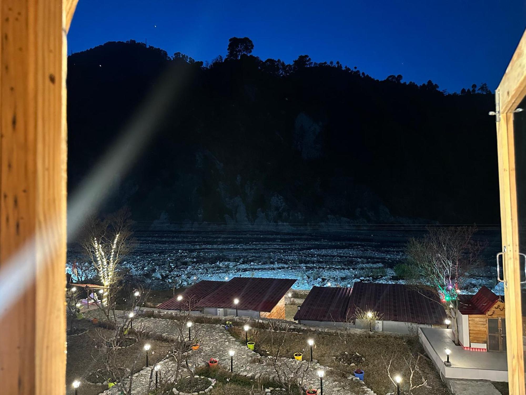 Cabana Riverside Resort - Kainchi Dham Nainital Exterior foto